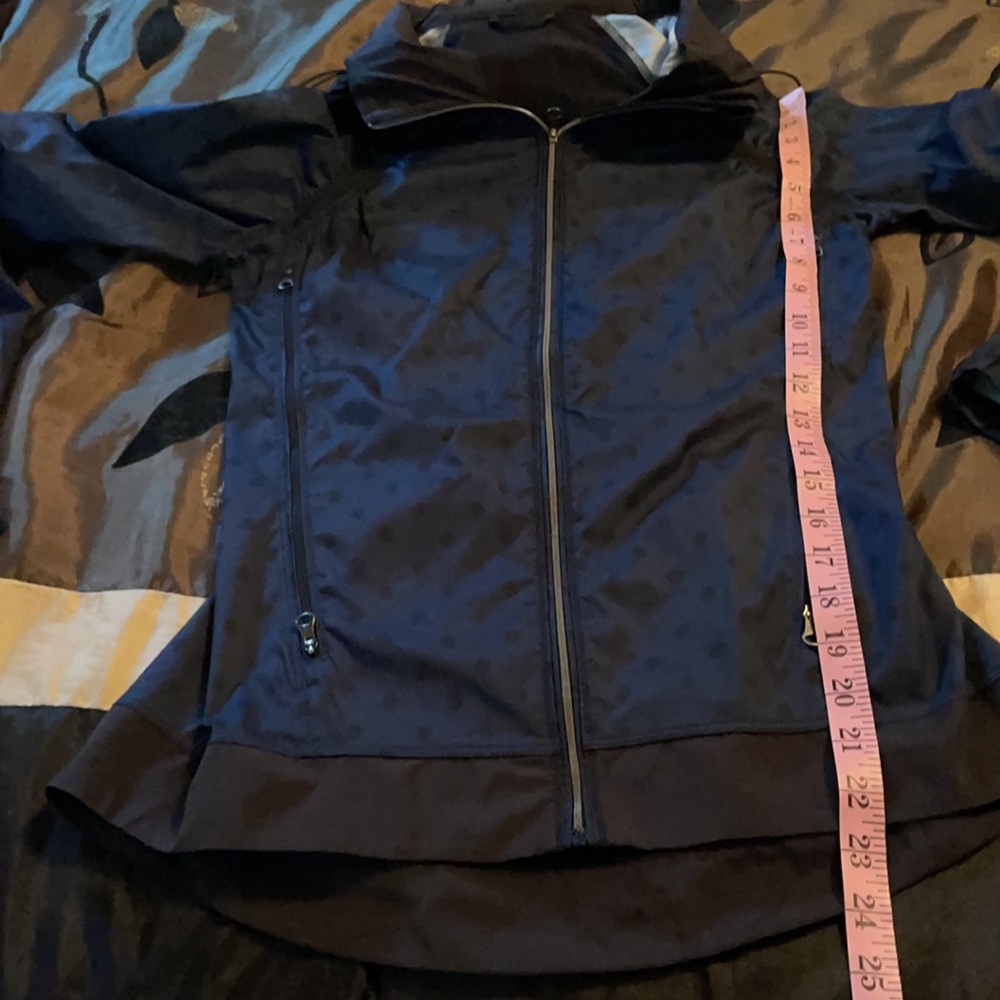 Lululemon Gather and Sprint Jacket - Picture 15 of 15
